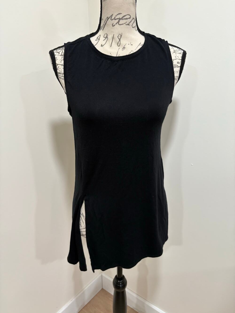 Fabletics Tank Top Size XXS Side Slits